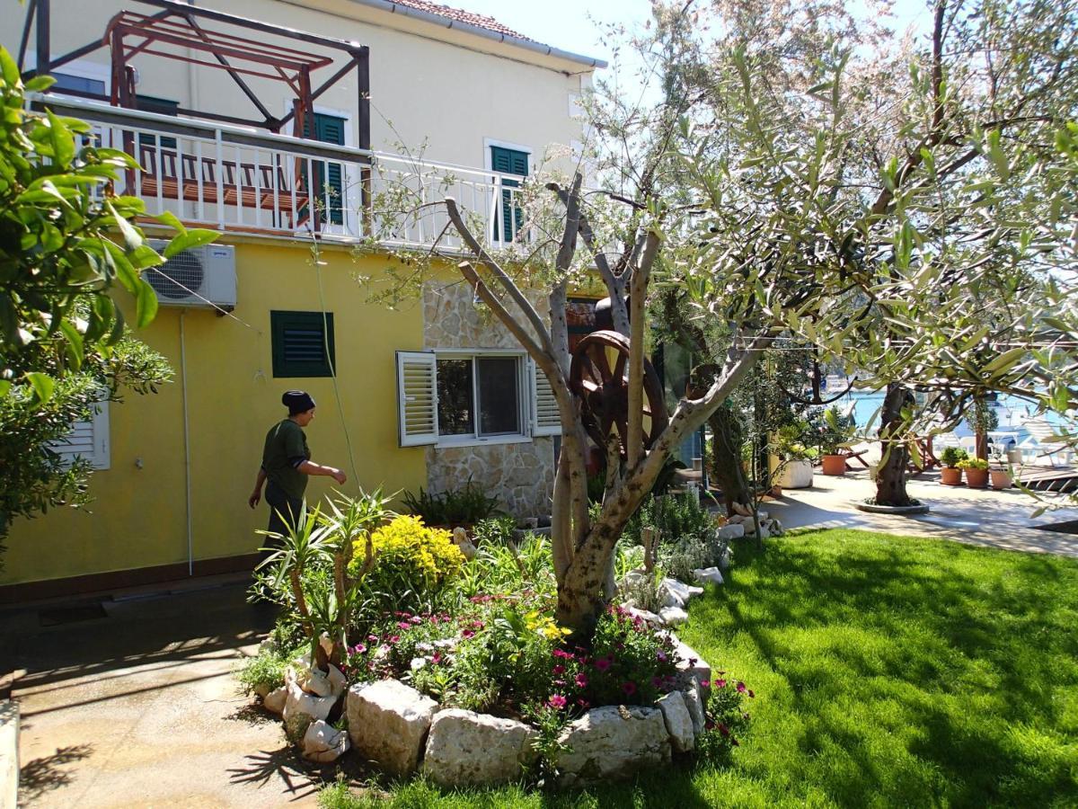 Apartments By The Sea Blace, Neretva Delta - Usce Neretve - 16068 Εξωτερικό φωτογραφία
