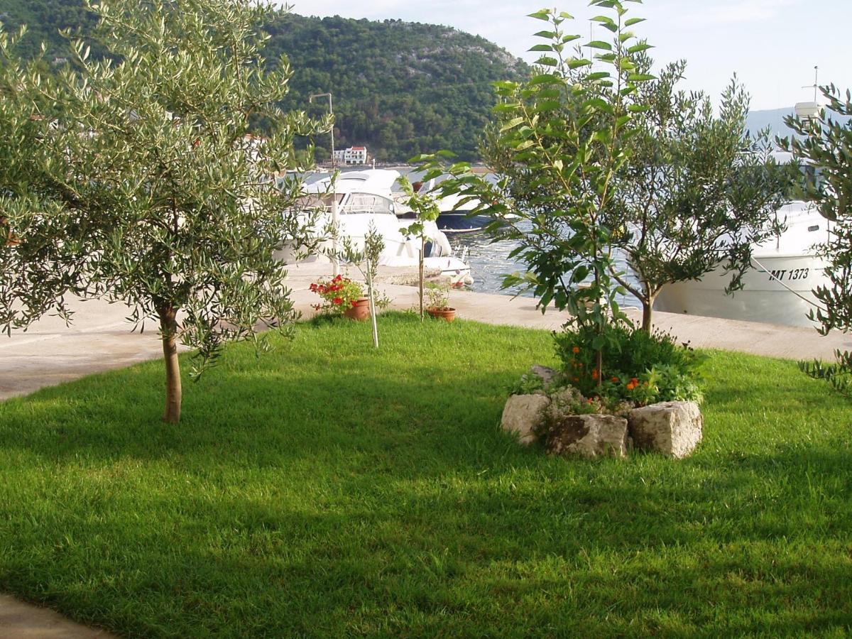 Apartments By The Sea Blace, Neretva Delta - Usce Neretve - 16068 Εξωτερικό φωτογραφία